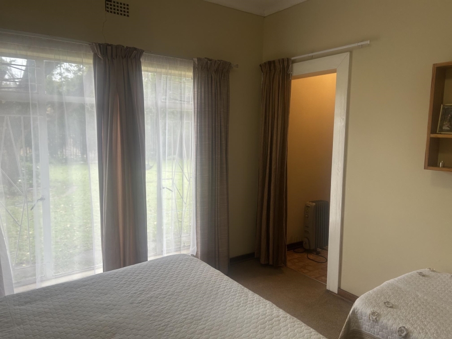 5 Bedroom Property for Sale in Viljoenskroon Free State